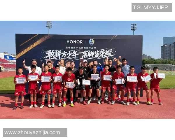 中国足球明星与华为达成战略合作协议共同推动足球事业发展